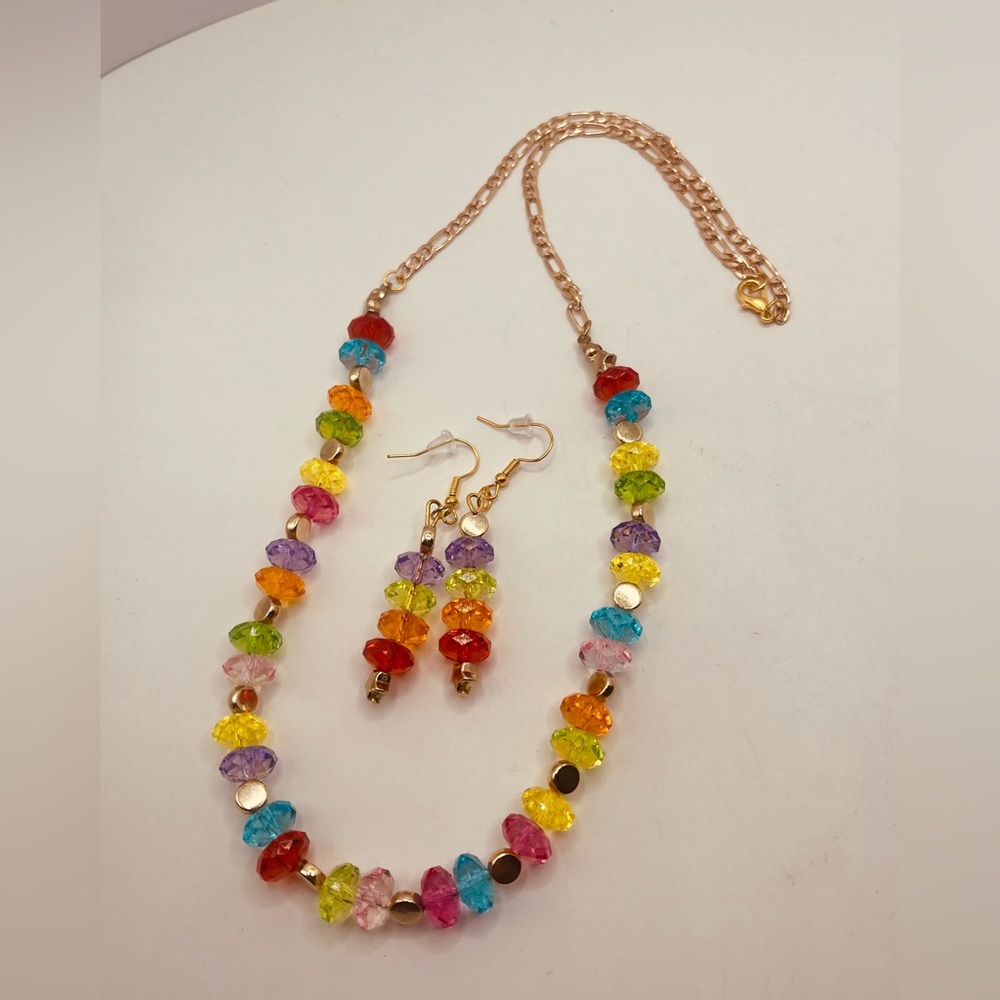 Handmade set necklace and earrings for women beaded design